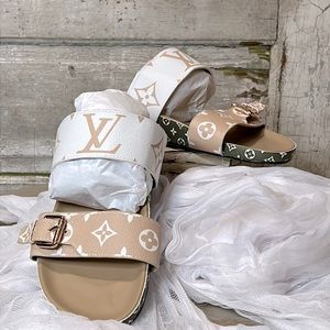 Women’s Sandals Size 7 Designer INSPIRED
*PLEASE NOTE*These are NOT AUTHENTIC.